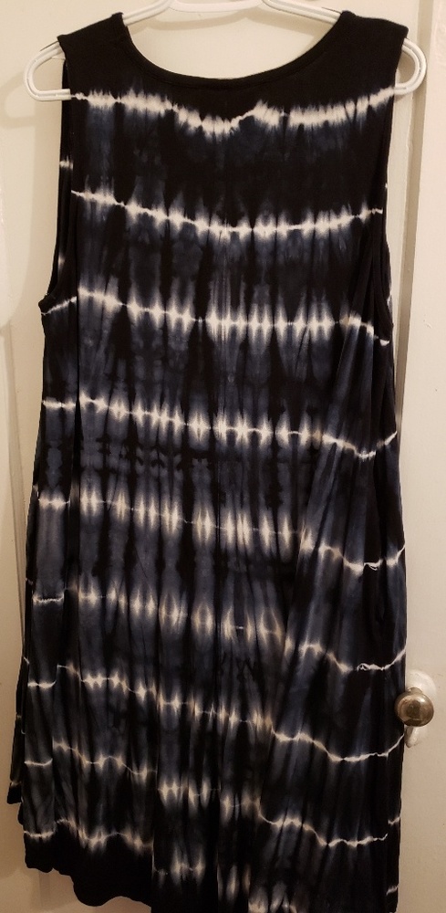 Dress - Picture 2 of 3